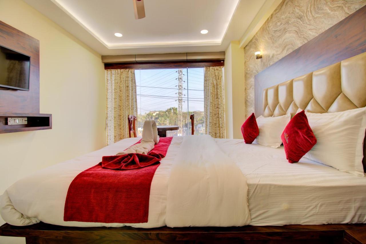 Hotel Samaira Residency,Dombivali Dive エクステリア 写真