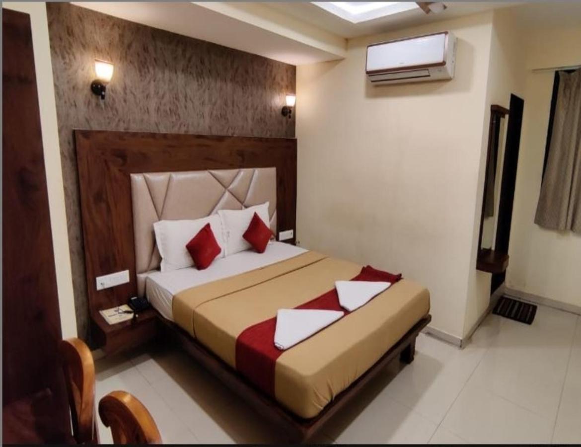 Hotel Samaira Residency,Dombivali Dive エクステリア 写真